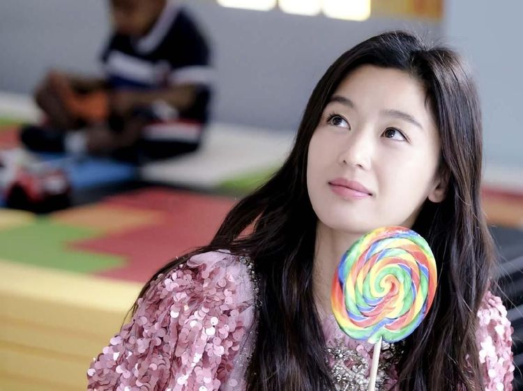Duh, Pose Jun Ji-hyun Saat Kulineran Ini Bikin Gagal Fokus