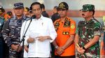 Jokowi Rapat dan Beri Arahan di Posko Evakuasi Lion Air