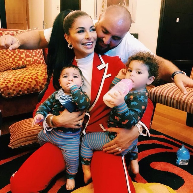 Kini Rima tidak terlalu aktif di industri entertainment. Dia lebih disibukkan mengurus dua anaknya.  Foto: Instagram (@rimafakih)