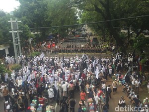 Massa Aksi Bela Tauhid 211 Baca Alfatihah untuk Korban Lion Air