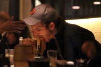 Minum Jus Wortel Tiap Hari, Ashton Kutcher Pernah Alami Orthorexia