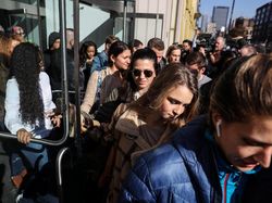 Penampakan Ribuan Karyawan Google Demo Besar-besaran