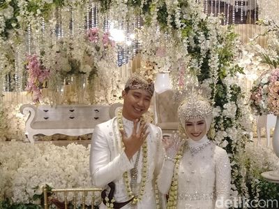 Potret Bahagia Melody Eks JKT48 Tukar Cincin dan Sungkeman Usai Nikah