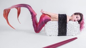 Berpadu ide yang kreatif, make up dan kemampuan fotografi hasilnya sebuah karya yang memukau. Foto: instagram.com/dall_vika/
