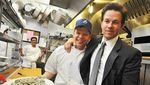Punya Tubuh Atletis, Aktor Mark Wahlberg Punya Hobi Makan Burger dan Kentang
