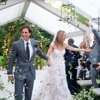 Gwyneth Paltrow akhirnya merilis foto-foto pernikahannya dengan Brad Falchuk yang berlangsung di Hamptons, Long Island, AS, September lalu. Tema rustic yang identik dengan suasana pedesaan menjadi pilihan Gwyneth untuk pesta pernikahan yang mengusung konsep outdoor itu. (Foto: Dok. Goop)