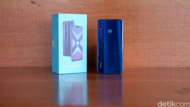 Pocin Harga Menengah Fitur Wah yang Rilis di 2018