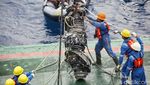 Melihat Proses Pengangkatan Mesin Lion Air PK-LQP