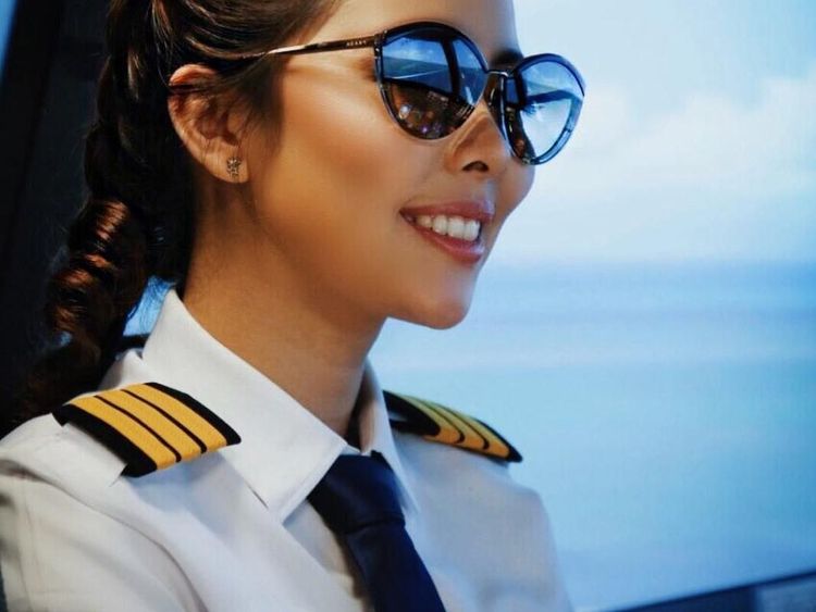 Serunya Momen Kulineran Pilot Cantik Patricia Yora