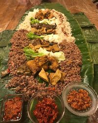 Seru-seruan Ngariung Makan Nasi Liwet di 5 Tempat Ini