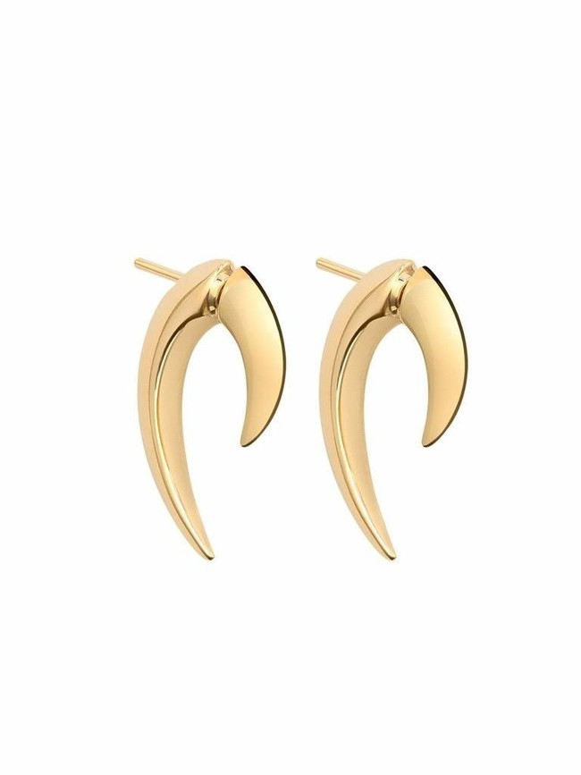 Gold Vermeil Talon Earrings, begitu namanya,, hadir dengan desain sederhana seperti tanduk yang melengkung. Anting ini dibanderol senilai 225 poundsterling atau Rp 4 jutaan. (Foto: Dok. ist)