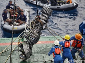 Penyebab Pasti Jatuhnya Lion Air di Laut Karawang