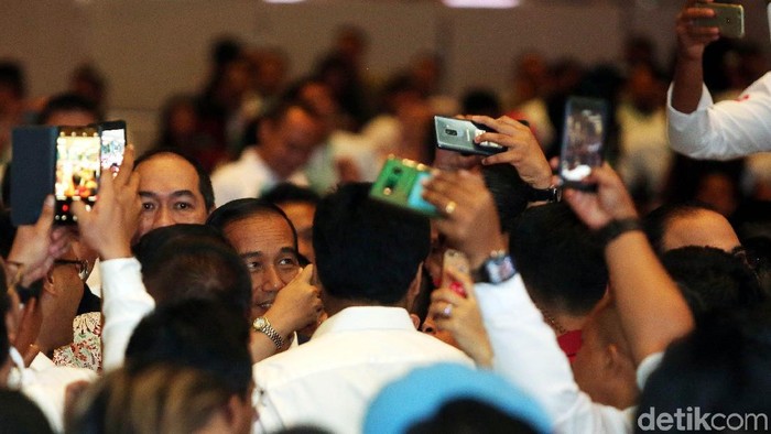 Jokowi Hadiri Deklarasi Relawan Pengusaha Muda Nasional