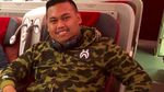 Gaya Kocak Akbar Ajudan Pribadi Saat Makan di Dapur hingga Jet Pribadi
