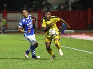 Mario Gomez Fokus Benahi Pertahanan Persib Bandung