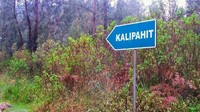 Dalam bahasa Jawa, Kalipait artinya sungai pahit. Sungai yang bersumber dari kawah berair asam terbesar di dunia ini sama sekali tak tercampur air tawar. 