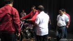 Layaknya Anak Motor, Jokowi Sambangi IMOS 2018