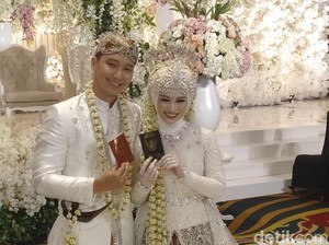 Melihat Kembali Resepsi Pernikahan Melody Eks JKT48