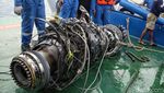 Melihat Proses Pengangkatan Mesin Lion Air PK-LQP