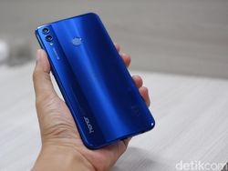 Unboxing Honor 8X, Ponsel Berpenampilan Mewah nan Menawan