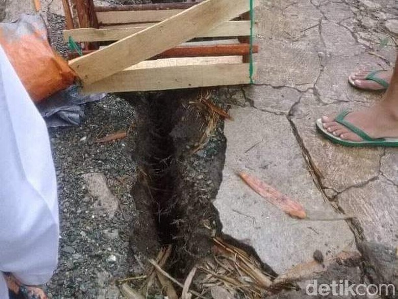 Hujan Deras Picu Tanah Gerak di Banjarnegara, Begini Kondisinya Hujan Deras Picu Tanah Gerak di Banjarnegara, Begini Kondisinya