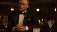 Daniel Wroughton Craig merupakan aktor asal Inggris, membintangi trilogi film ‘007’ sejak tahun 2006. Ia selalu tampil formal, dengan senyumannya yang khas. Foto: Istimewa