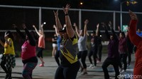 Mayoritas yang mengikuti zumba night ini adalah wanita. (Foto : Annissa Widya Davita / detikHealth) 