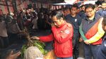 Foto: Jokowi Naik Motor ke Pasar