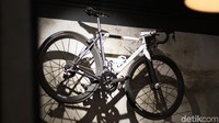 Eits, pajangan sepeda ini bukan barang hibah ya. Setiap sepeda yang di tampilkan masih menjadi hal milik empunya masing-masing lho! (Foto : Annissa Widya Davita / detikHealth)