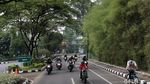 Foto: Jokowi Naik Motor ke Pasar