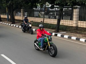 Sunmori ke Pasar, Jokowi: Nyobain Motor Baru