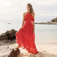 Ia pun mengaku merasa bersyukur bahwa mimpinya jadi kenyataaan. Padahal sebelumnya Lani belum punya banyak pengalaman dalam dunia modeling internasional. Aku pindah ke New York seminggu sebelum casting. Aku belum pernah bekerja secara internasional, aku benar-benar tidak tahu apa yang aku lakukan, ungkapnya kepada Vogue. (Foto: Instagram/@alannahwalton)