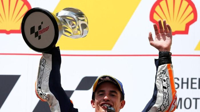 Marc Marquez merayakan gelar juaranya di Cervera. (Dok. Foto: Reuters) Marc Marquez merayakan gelar juaranya di Cervera. (Dok. Foto: Reuters)