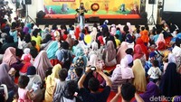 Festival ini dimeriahkan pendongeng dari dalam dan luar negeri.