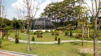 Kebun Raya Indrokilo di Mojongso ini cocok untuk rekreasi keluarga. Pepohonan yang terdapat di kebun raya ini jika nanti sudah mulai hijau pasti suasana akan lebih sejuk dan asri (Brigida Emi Lilia/dTraveler)