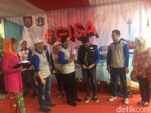 Anies Minta Warga Sadar Administrasi Kependudukan