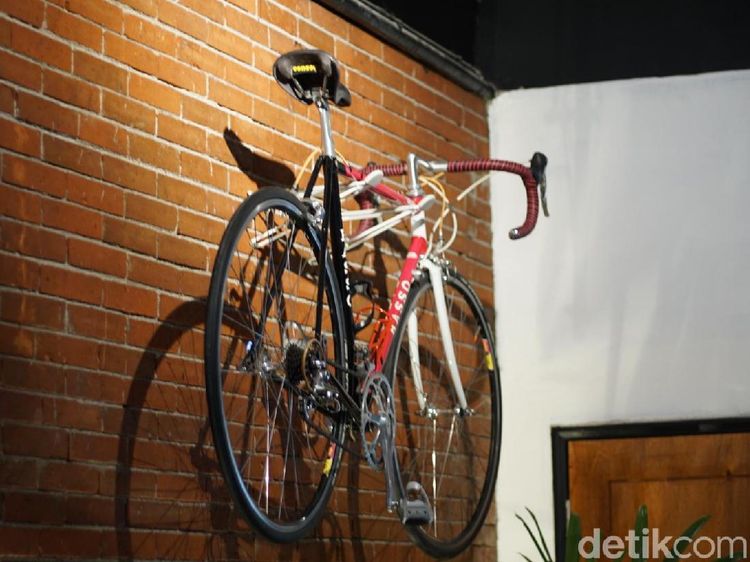 Tempat Ngumpul Komunitas Pesepeda yang Lagi Ngehits