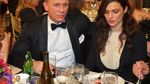 Aksi Daniel Craig, James Bond yang Suka Cupcake dan Keripik