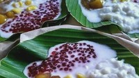 Bagaimana dengan yang ini? Saus santan segar bikin bubur jadi creamy enak. Foto : Instagram @jogjafooddrink