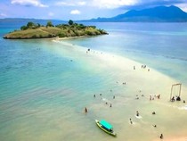Pantai Lariti di Bima Punya Pesona Indah Laut Terbelah