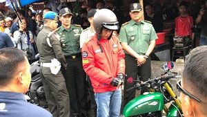 Begini Gaya Jokowi Sunmori ke Pasar Anyar