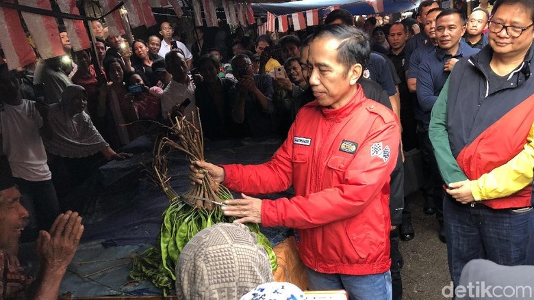 Jokowi: Jangan Teriak Harga Mahal, Nanti Orang Tak Mau ke Pasar Jokowi: Jangan Teriak Harga Mahal, Nanti Orang Tak Mau ke Pasar
