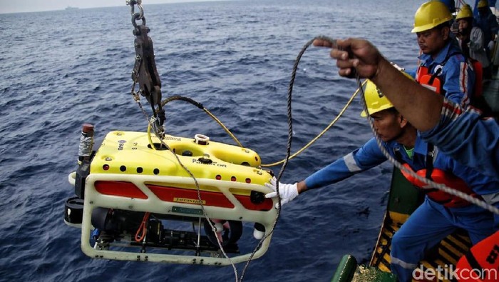 Tim yang bertugas di Kapal Riset (KR) Baruna Jaya I terus melakukan pencarian cockpit voice recorder (CVR) Lion Air PK-LQP. Pencarian menggunakan Remote Operated Vehicle (ROV).