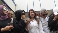 Mereka tidak menyangka Pretty meninggal dunia begitu cepat. Foto: Noel/detikHOT
