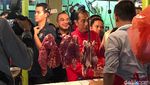 12 Pose Jokowi Saat Blusukan ke Pasar Anyar Tangerang