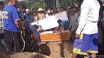 Ratusan Orang di Pemakaman Pretty Asmara