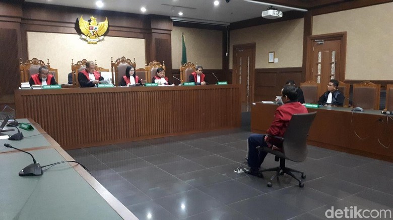 Terbukti Korupsi, Waka DPRD Lampung Tengah Divonis 5,5 Tahun Bui Terbukti Korupsi, Waka DPRD Lampung Tengah Divonis 5,5 Tahun Bui