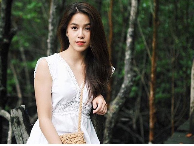 Beberapa postingan di Instagramnya pun kerap menunjukkan dirinya dalam balutan seragam pramugari. Foto: Instagram @gibby_p