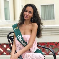 Inilah Salwa Akar, wanita yang dicopot gelarnya sebagai Miss Earth Lebanon 2018. Pencopotan gelar tersebut terjadi di saat dia menjalani karantina ajang Miss Earth 2018 yang digelar di Filipina pada pekan kemarin. Foto: Instagram