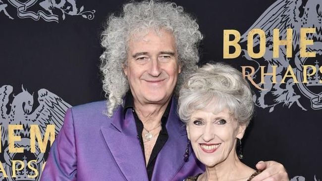 Potret Romantis Gitaris Legend 'Queen', Brian May dengan Istri